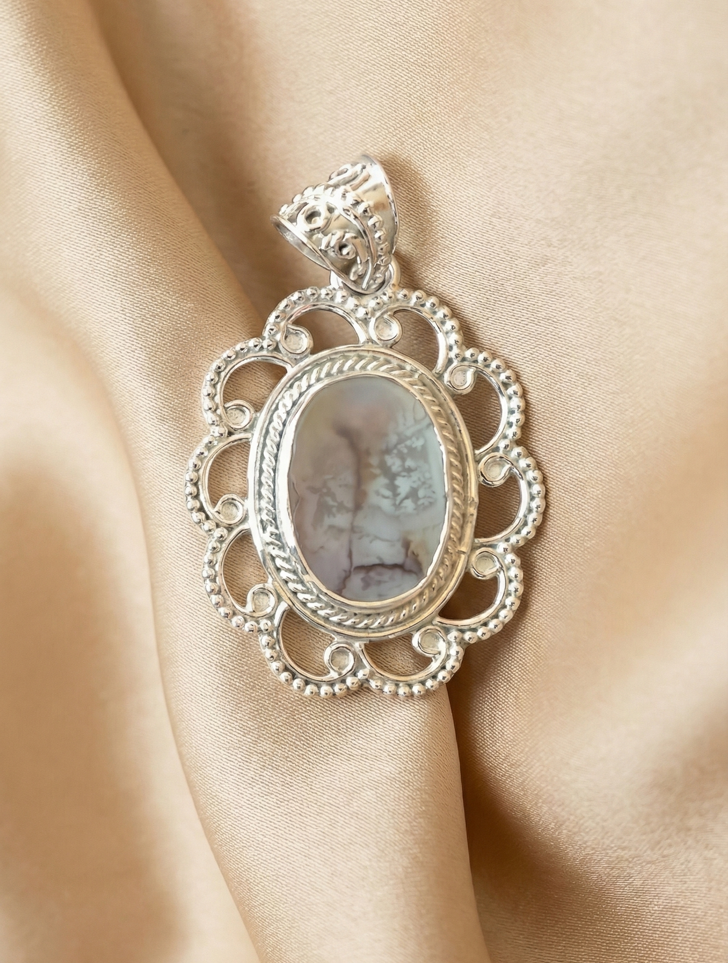 Saakshi Pendant - Style II